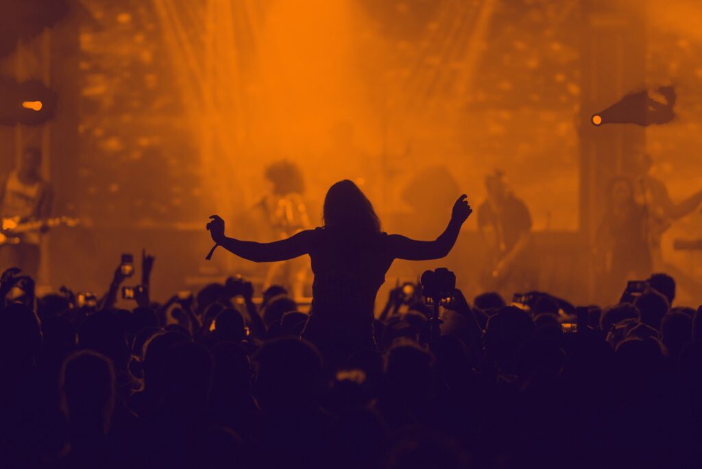Qual é o melhor tipo de local para uma confraternização com música ao vivo